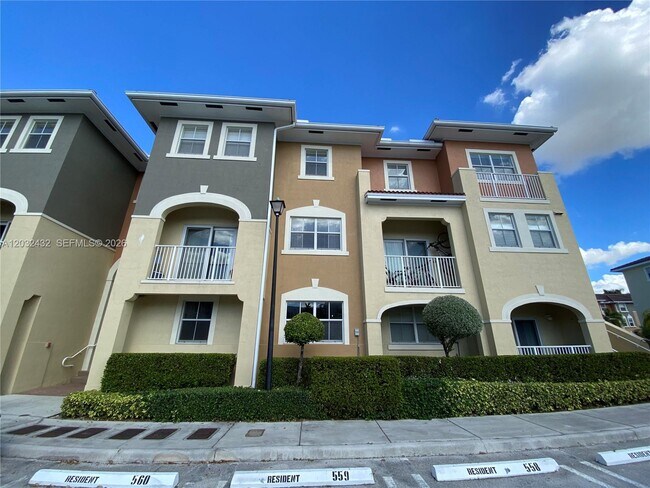 Building Photo - 8800 NW 107 Ct
