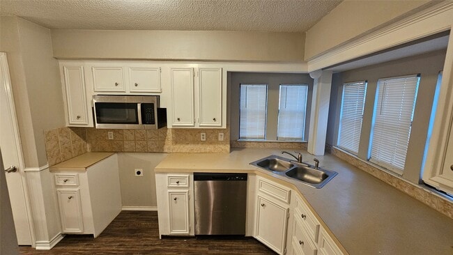 Building Photo - 2827 Thorne Creek Ln