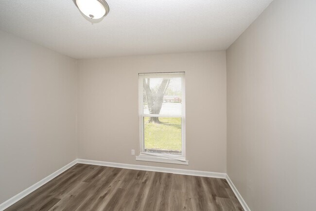 Building Photo - 4940 Clearbrook Cove
