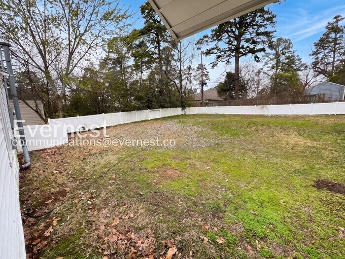 Building Photo - 6700 Westover Dr