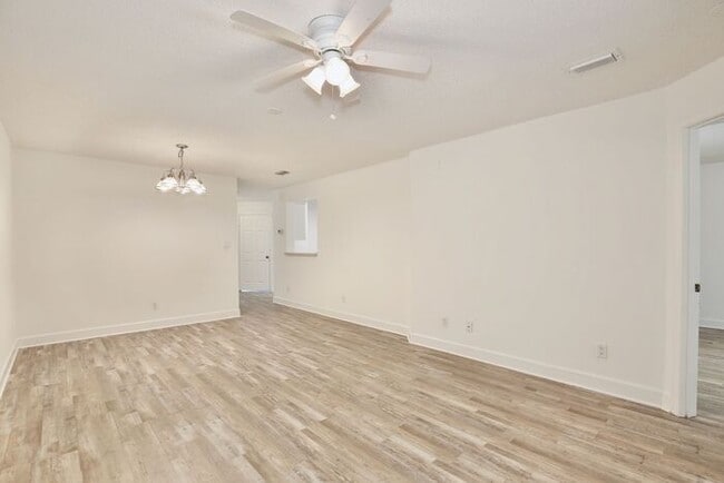 Building Photo - Spacious 3/2 Condo with a Cover Patio Area in the Desirable Palm Villas - Kissimmee!