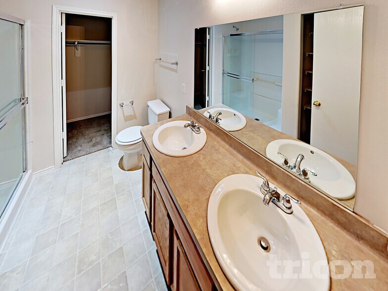 Building Photo - 8227 Radial Ct