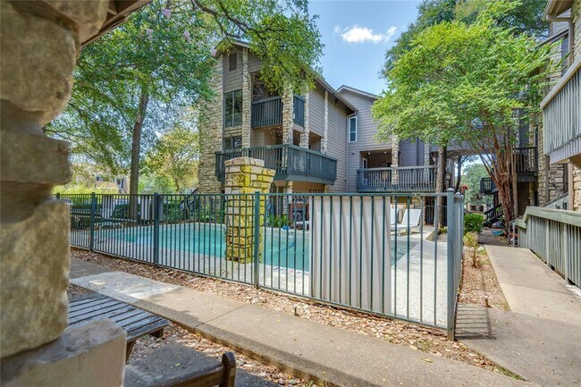 Building Photo - 3627 Menchaca Rd