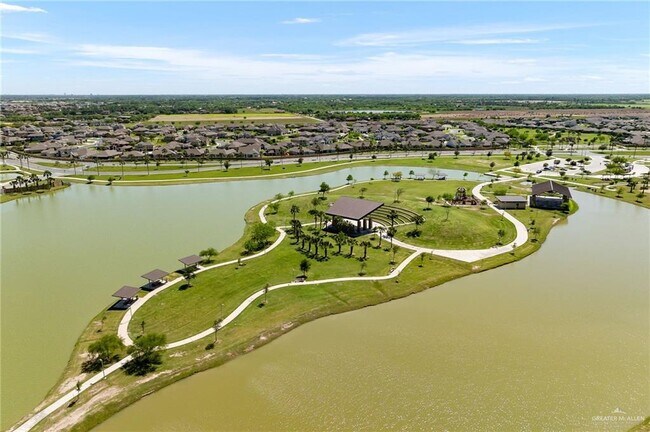 Building Photo - 16 Chalk Rdg Dr