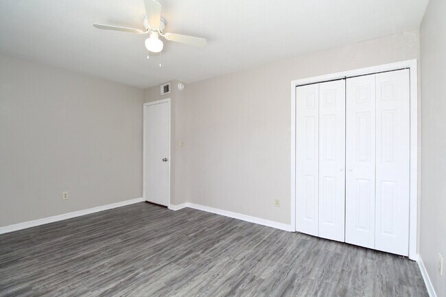 Building Photo - Ground-Floor 2BR Apartment in Prime North ...