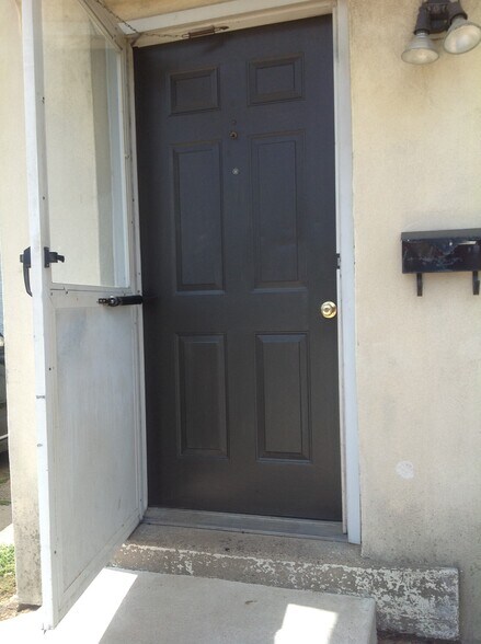 Building Photo - 758 Ashland Ave