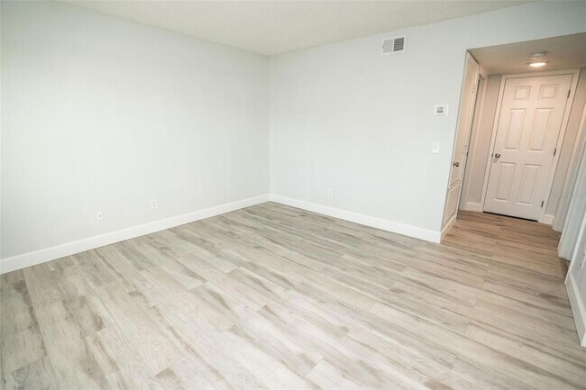 Building Photo - 11314 N 52nd St