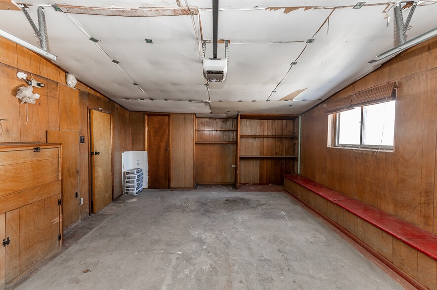 Building Photo - 217 Kaercher St