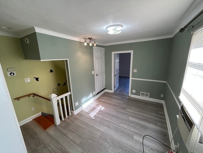 Building Photo - 1216 Elm St