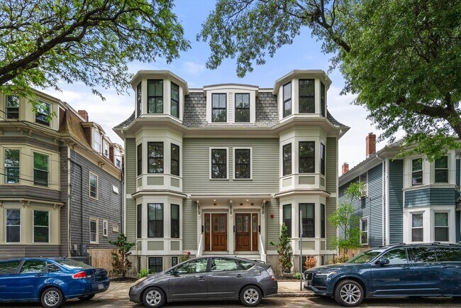 Building Photo - 385 Windsor St