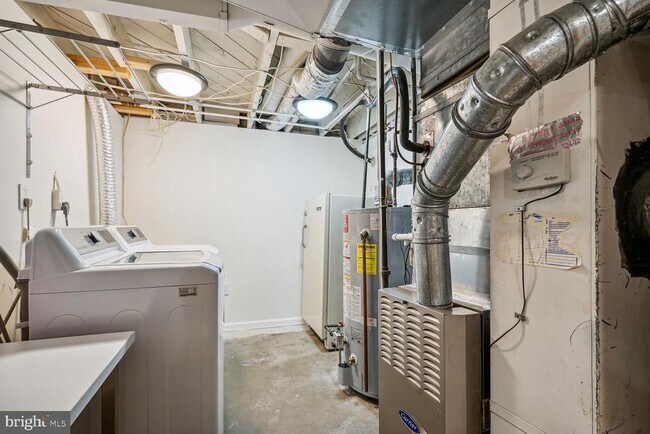Building Photo - 5208 Glenwood Rd