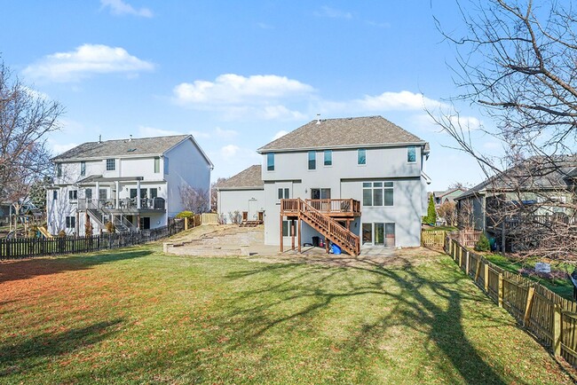 Building Photo - Spacious 4br/4.5 ba Home in Millard Mission Park Neighborhood. Huge Yard, 3 Car Garage