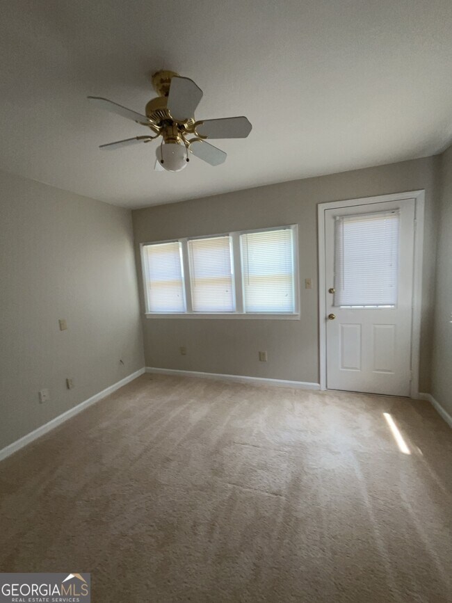 Building Photo - 3761 Windsor Cir