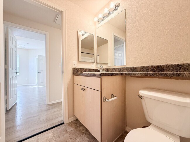 Building Photo - Cave Creek rd 2bd 2bath Condo