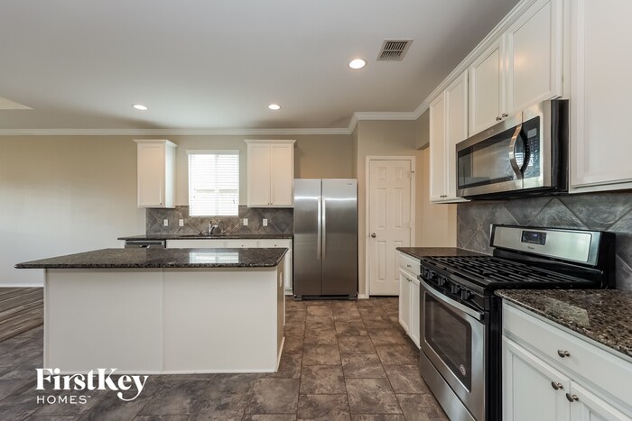 Building Photo - 7111 Marina Del Rey