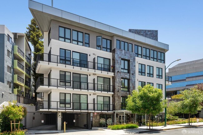 Building Photo - 1605 Riviera Ave