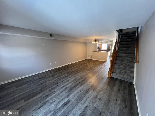 Building Photo - 8 Coventry Ct