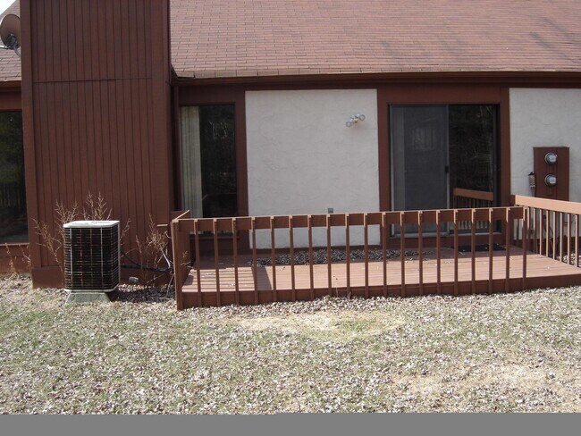 Building Photo - 6378 Chippenhook Ct
