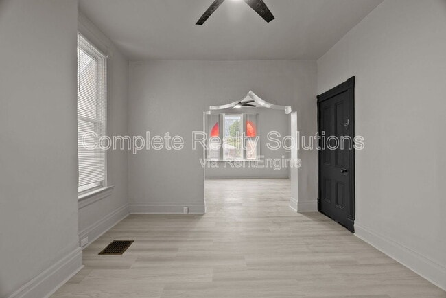 Building Photo - 4038 California Ave