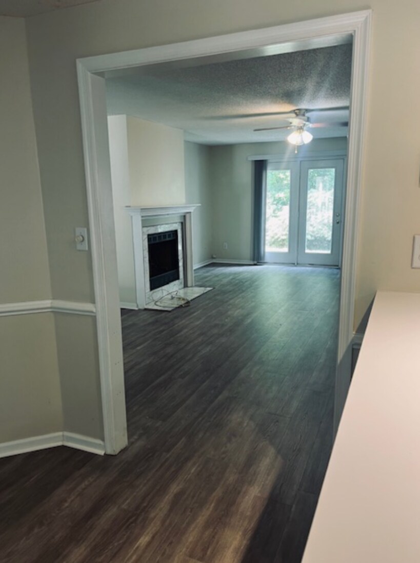 Building Photo - 861 Royal Grove Ct