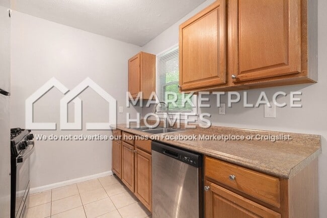 Building Photo - 3004 Twelve Oaks Cir