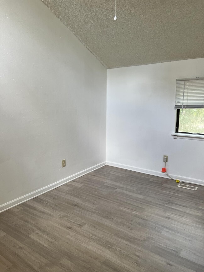 Building Photo - 2343 Sandpiper St