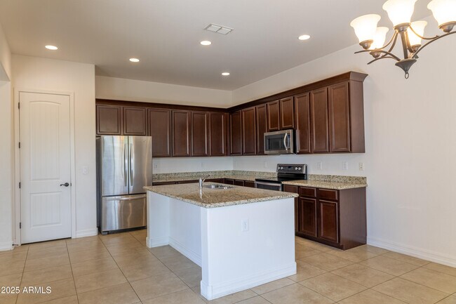 Building Photo - 4571 N Arbor Way