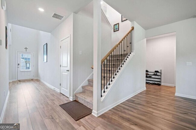 Building Photo - 5911 Green Ash Ct