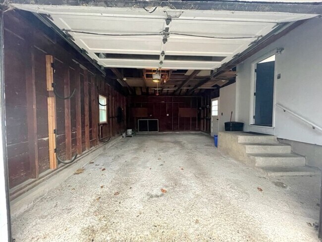 Building Photo - 138 Pine Grove Dr