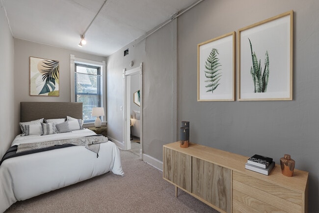 Building Photo - Charleston 2054 W