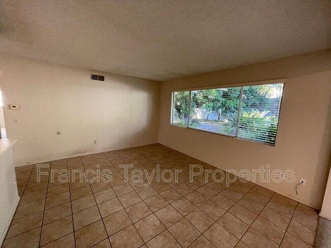 Building Photo - 1762 David Dr