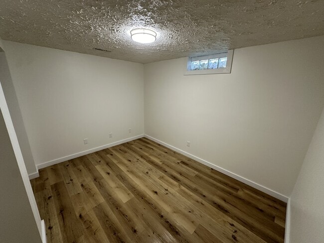 Building Photo - 505 E 23rd St