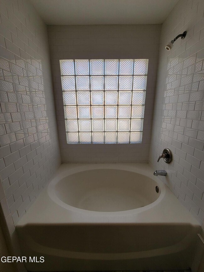 Building Photo - 14044 Peter Noyes Dr