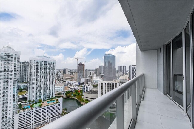 Building Photo - 485 Brickell Ave