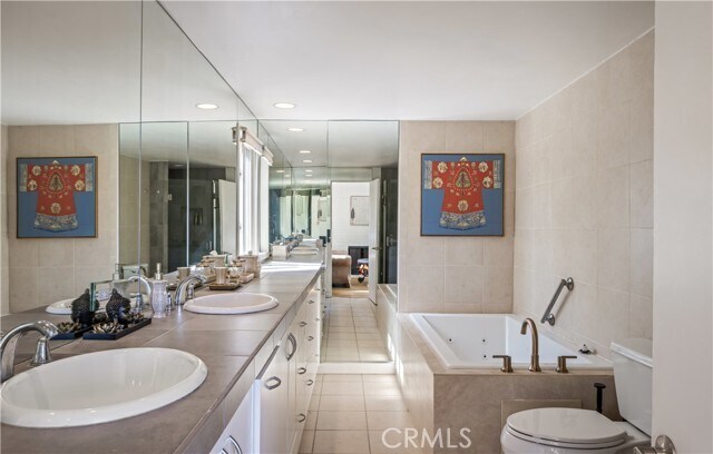 Building Photo - 2870 Benedict Canyon Drive