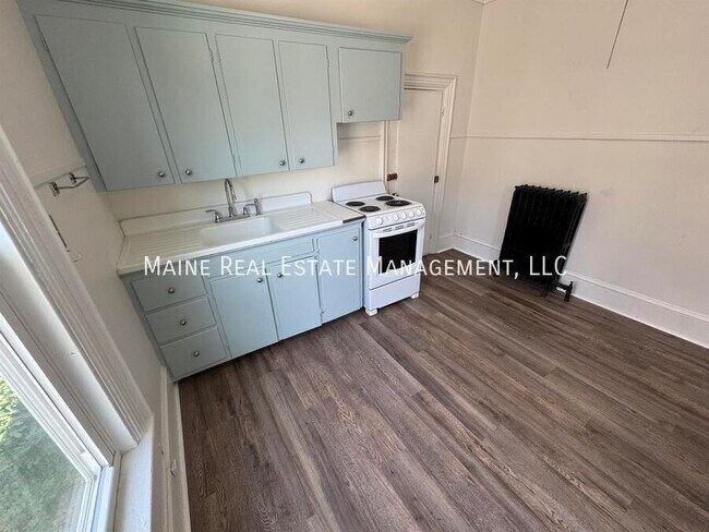 Primary Photo - 147 Essex St