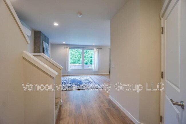 Building Photo - 2904 NE 161st Ct