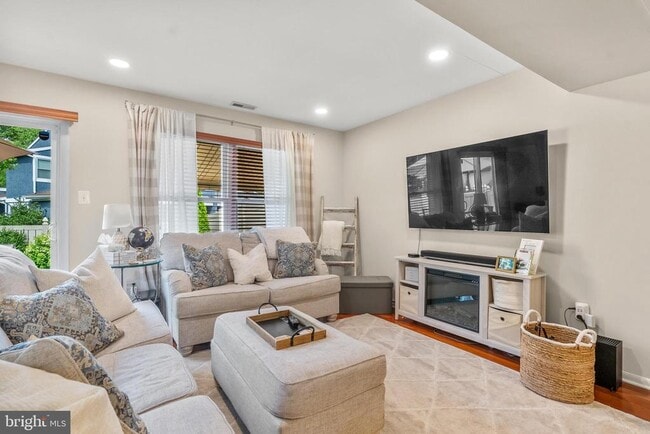 Building Photo - 45 Fulmar Dr
