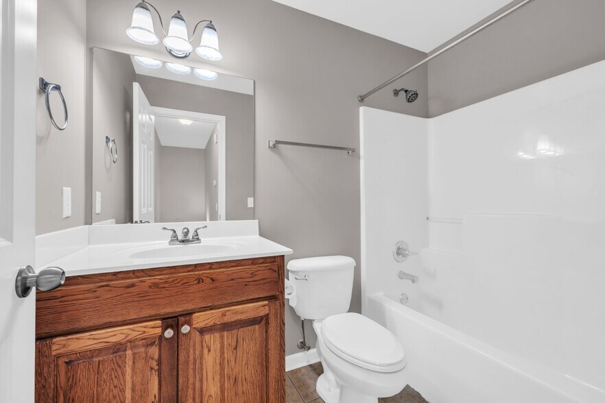 Building Photo - 5623 Crooked Creek Dr