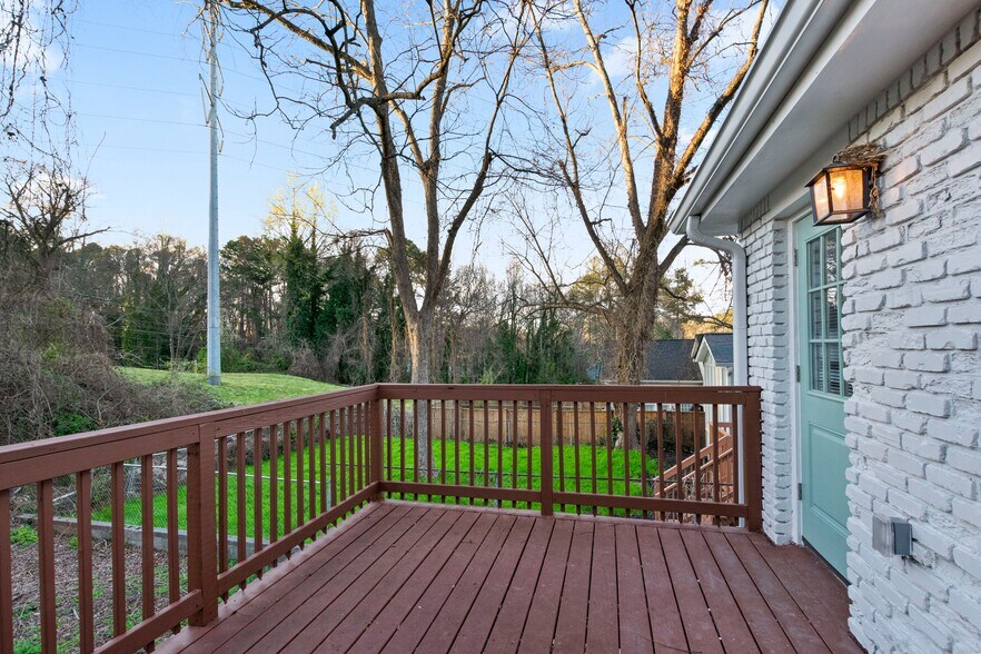 Building Photo - 114 Dahlia Ave NW