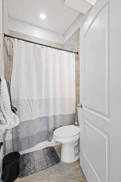 Building Photo - 230 N Luzerne Ave