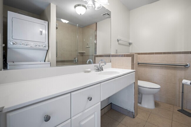 Building Photo - 301 Beacon Ridge Dr