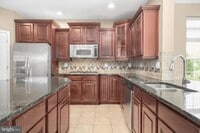 Building Photo - 9 Latham Ln