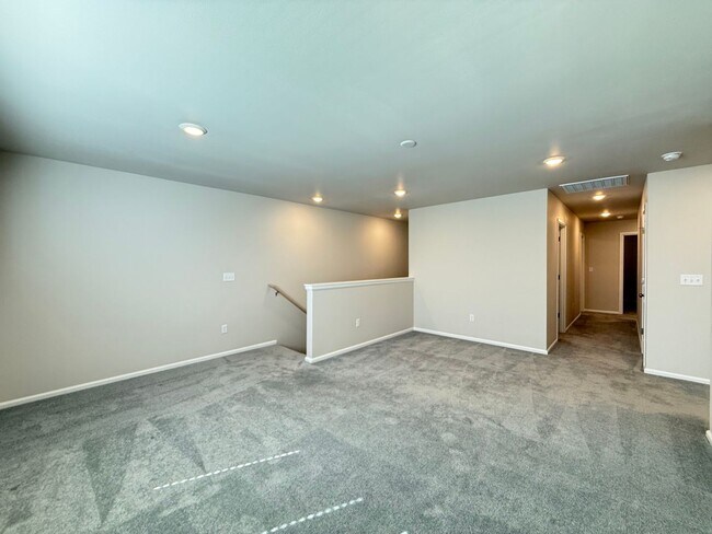 Building Photo - 1055 17th Ave