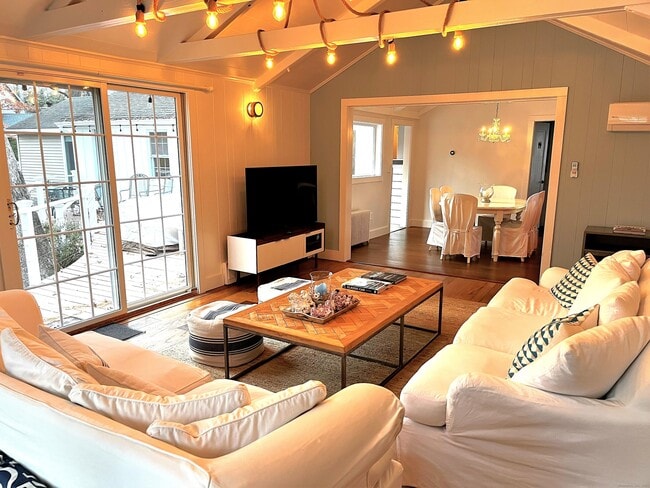 Building Photo - 83 Maltbie Ave