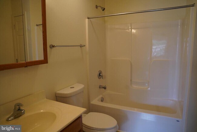 Building Photo - 153 Sinker Dr