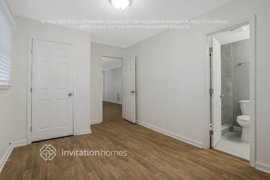 Building Photo - 2372 Oakridge Ct