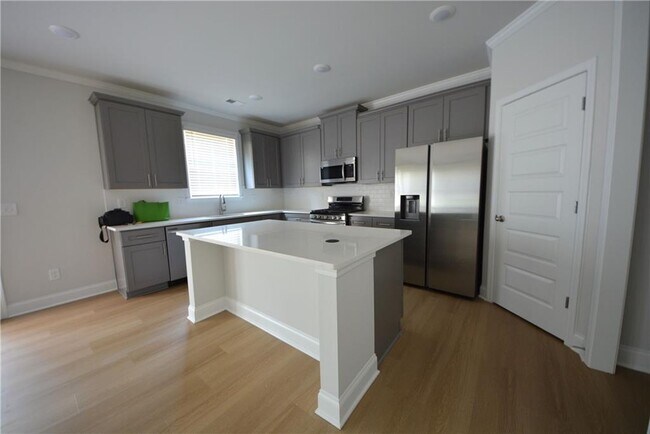 Building Photo - 547 Hellen Vly Dr