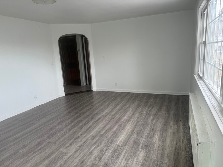 Building Photo - 54 Murray Ave