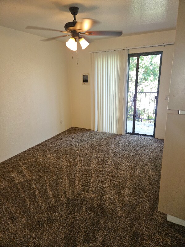 Building Photo - 1141 Persimmon Ave